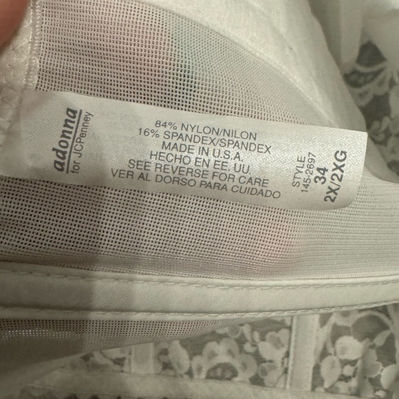 White corset plus size 2x like new - Picture 5 of 8